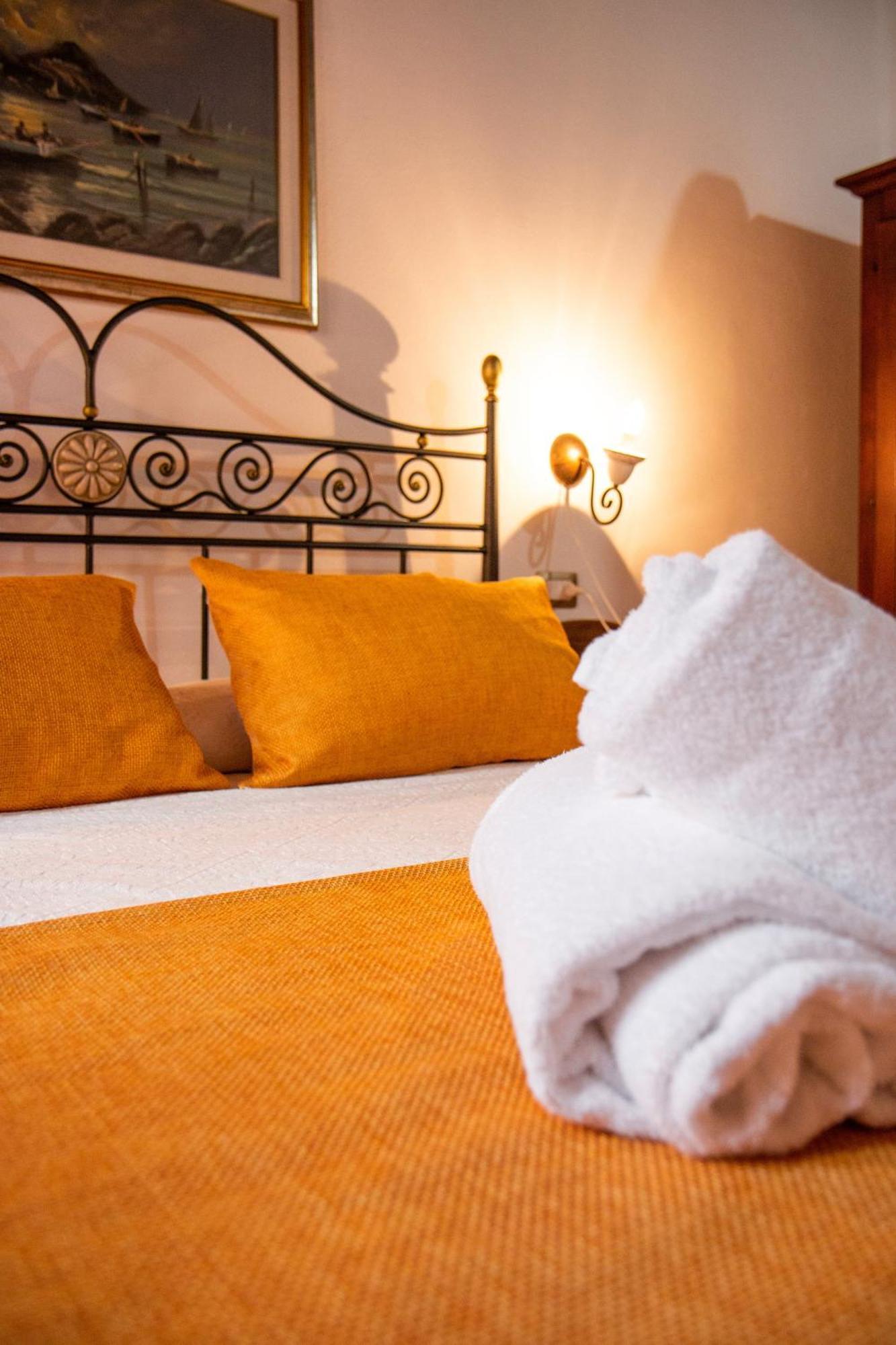 S'Ammentu House Hotel บอซา ภายนอก รูปภาพ